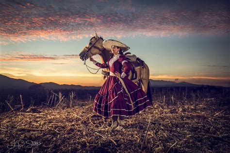 Jp Stones Lives And Works In Mexico His Photographs Depict Cinematic