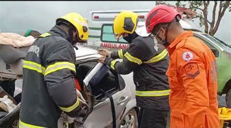 Af Central Duas Mulheres Ficam Feridas Ap S Batida Entre Carro