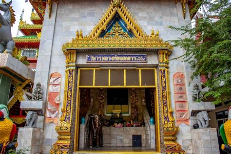 Una Hermosa Vista Del Templo Wat Paknam Ubicado En Bangkok Tailandia