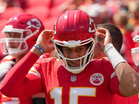 Former Nfl Quarterback Accuses Referees Of Favoring Patrick Mahomes Chiefs