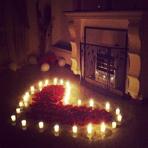 20 Romantic Candles And Rose Petals The Urban Decor