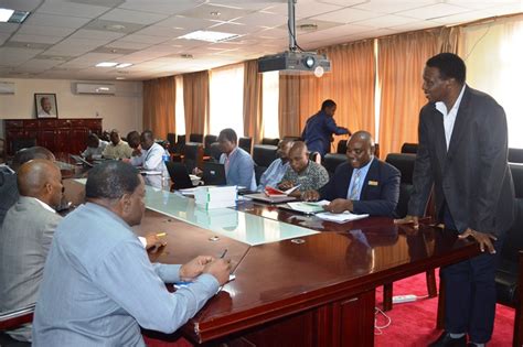 KATIBU MKUU OFISI YA WAZIRI MKUU ATEMBELEA OFISI YA RAIS TAMISEMI KUONA ...