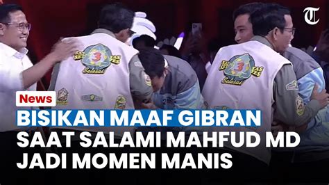 BISIKAN MAAF GIBRAN Saat Salami Mahfud MD Dan Cak Imin Setelah Debat