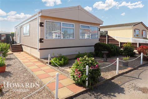 Blue Sky Close Bradwell 2 Bed Park Home £120000