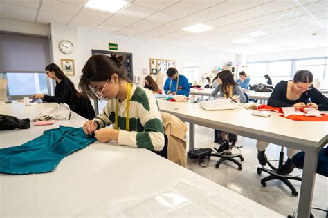 Grado Oficial En Dise O De Moda Escuela De Dise O Ceade Leonardo Sevilla