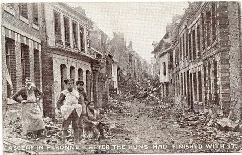 Photos et carte postales anciennes de Péronne Mairie de Péronne et sa