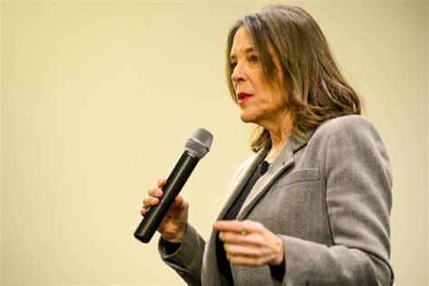 Marianne Williamson Suspends Her Campaign