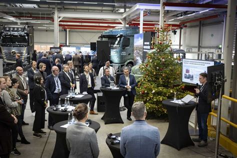 Jahre Innovation Daimler Truck Werk W Rth Feiert Meilenstein Mit