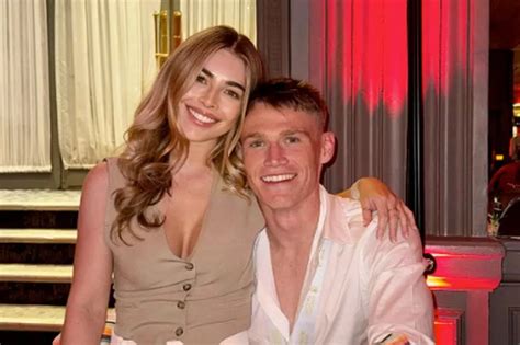 Meet Cam Reading Scott Mctominay S Stunning Wag Who Has Brains And