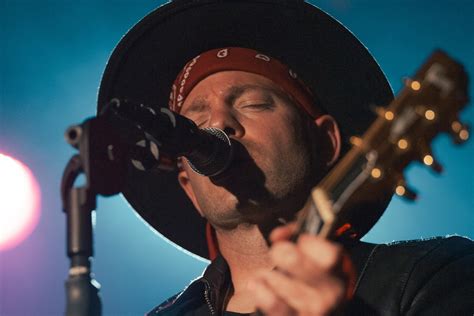 Damien Musto releases new acoustic song – Plastic Magazine