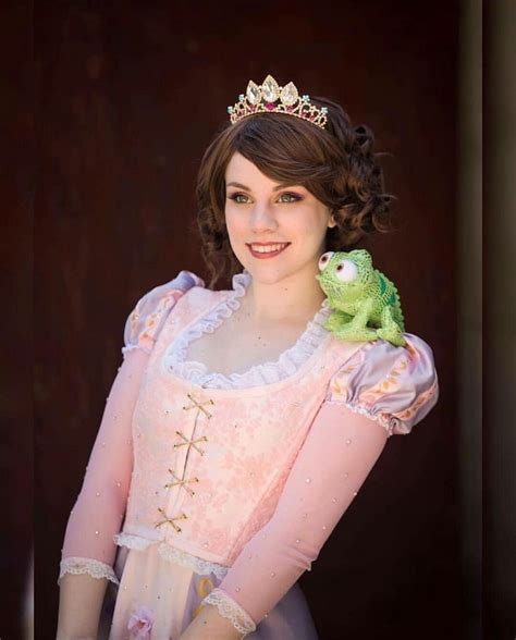 Pin De Disney Lovers En Disney Cosplay Princesa