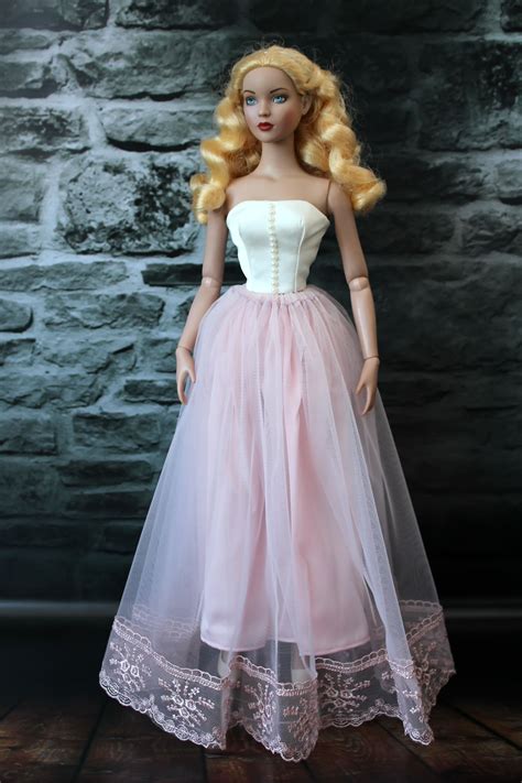 Welcome To Fashion Store For Tonner And Fr Dolls Here You Can Find