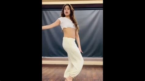 Janhvi Kapoor Belly Dance Shorts Viral Youtube