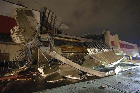 At Least 3 Dead Dozens Injured As Tornadoes Rip Across Southern States We Just Kept Praying