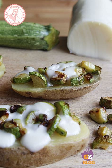 CROSTINI DI PATATE CON ZUCCHINE E FORMAGGIO Ricetta Senza Forno