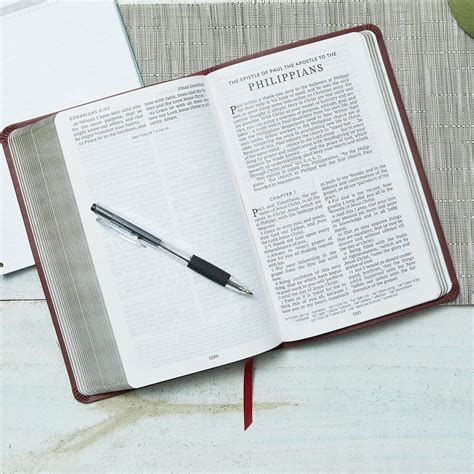 NKJV Deluxe Thinline Reference Bible Genuine Leather Black Red