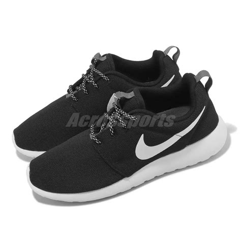 Roshe Run Black And White Womens