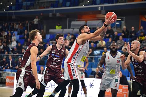 Basket Il Centro Aristide Landi Torna Con La Reale Mutua Basket Torino