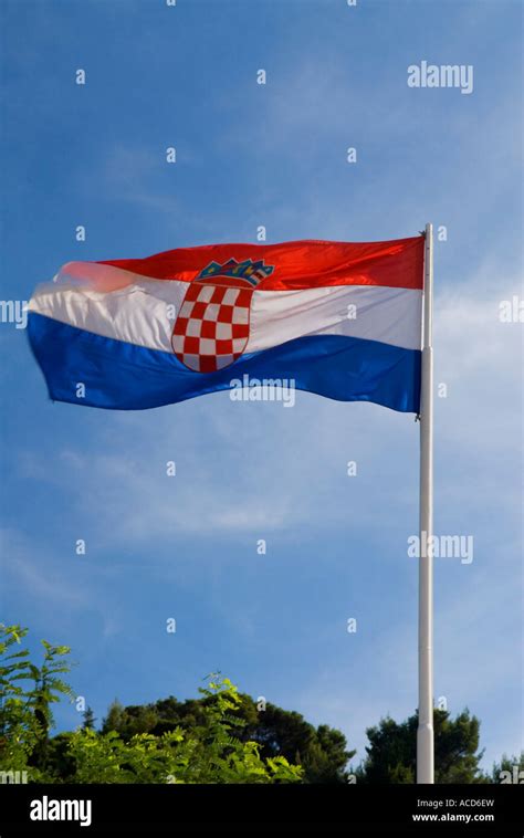 Croatian flag Fotos und Bildmaterial in hoher Auflösung Alamy