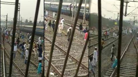 Stone Pelting On Speeding West Bengal Local At Train Youtube