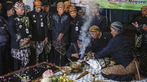 Jelang Malam 1 Suro 2023 Kapan Bagaimana Tradisi Dan Larangannya