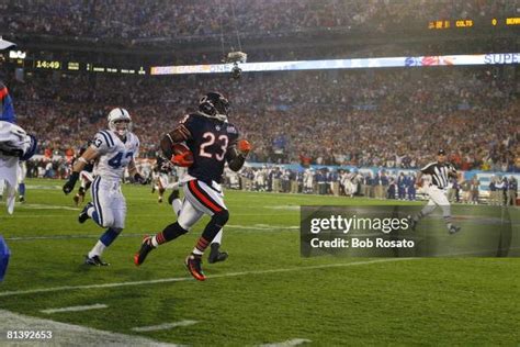 Super Bowl XLI, Chicago Bears Devin Hester in action, returning... News ...