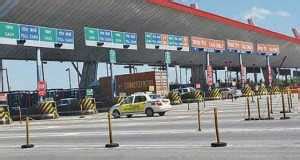 Delhi-Gurgaon expressway toll plazas annoy commuters, buyers