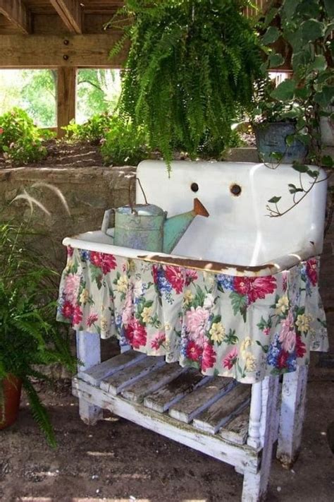 Charming Vintage Garden Decor Ideas Tasteandcraze