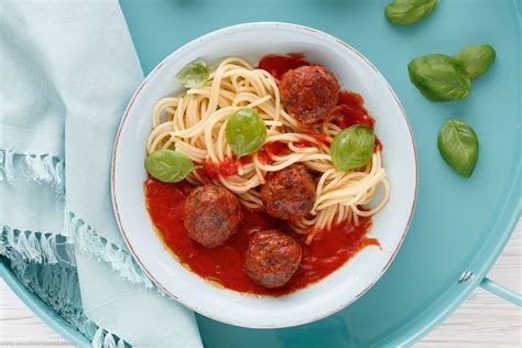 Spaghetti Mit Hackbaellchen Und Tomatensosse Ara Rezepte