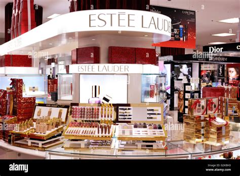 Estee Lauder Store Stock Photos & Estee Lauder Store Stock Images - Alamy