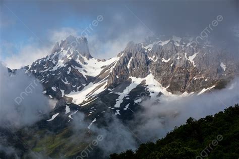 Fondo Paisaje De Monta A En El Parque Nacional De Los Picos De Europa