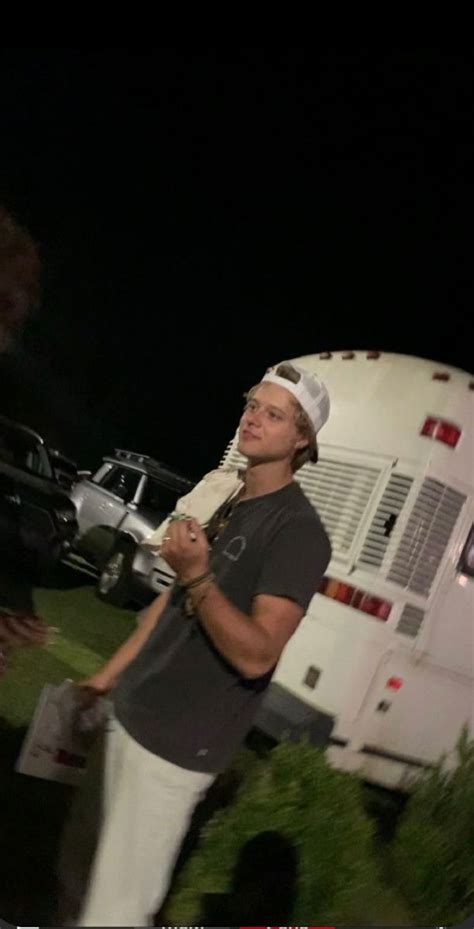 Pin By Maebh On Outerbanks Hot Actors Pankow Jj Outer Banks Videos