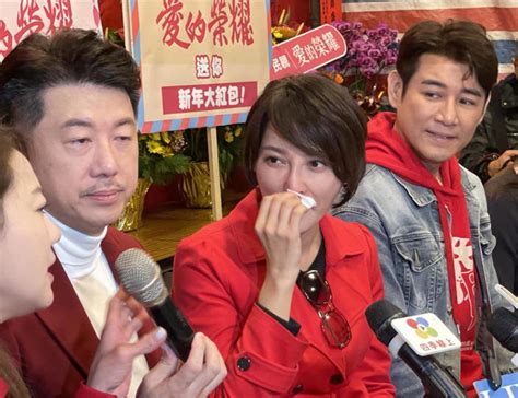 李沛綾斷18年婚首露面！淚崩「爸媽看新聞才知」