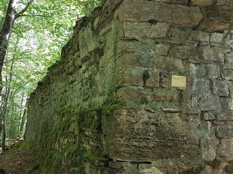 Ruine Schadenburg Bauwerk Und Denkmal Outdooractive