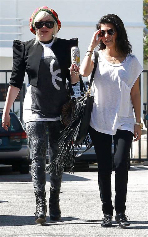 Kourtney Kardashian Black Bra Visible Porn Pictures Xxx Photos Sex Images Pictoa