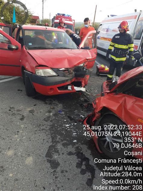 Update O victimă după o coliziune între două mașini pe o șosea din