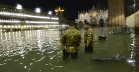 Venezia La Citt Sommersa Dall Alta Marea Record Piazza San Marco E