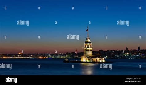 Maiden S Tower In Istanbul Turkey Kiz Kulesi Uskudar Beautiful