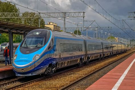 PKP Intercity może uruchamiać komercyjne pociągi na trasie Warszawa