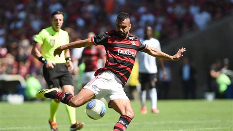 Fabrício Bruno do Flamengo desiste de ir para o West Ham