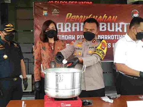 Polres Karimun Musnahkan Barang Bukti Gram Sabu Yang Disembunyikan