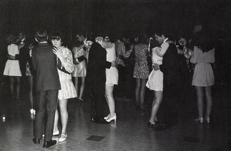 Amazing Candid Photographs Capture Teenagers Dancing at the High School ...