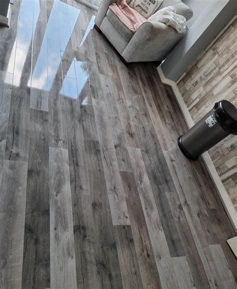 Kaindl Gloss Uptown Oak Select Floors Tiles