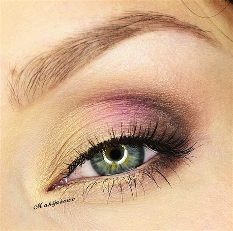 Check Out Our Favorite Classic Look Inspired Makeup Look Embrace Your Cosmetic Addition At