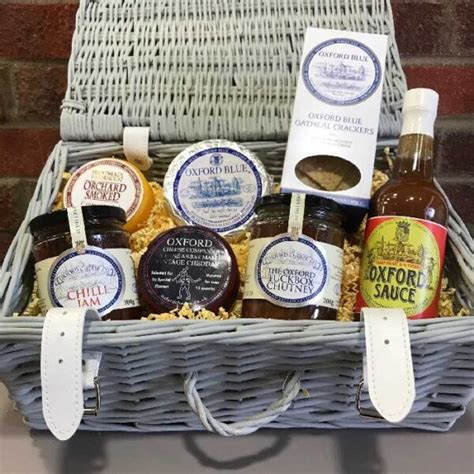 Go03 Graduate Hamper Oxford Cheese