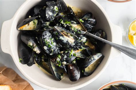 Mussels In Cream Sauce Garlic And Lemon Home Cooking Collective