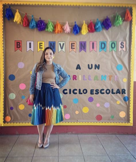 Friso De Bienvenida Falda De Maestra Bienvenidos Estudiantes