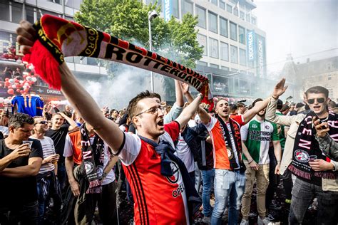 Kampioen Van Nederland Zo Viert Rotterdam Een Enorm Feyenoord Feest