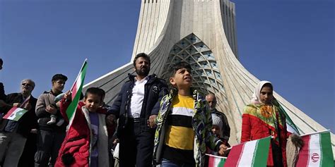 Staatsmedien Millionen Iraner Feiern Jahrestag Der Revolution