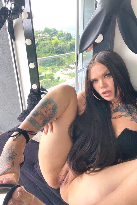 Varius Delicious E7gyU73WUAAT1MJ Porn Pic